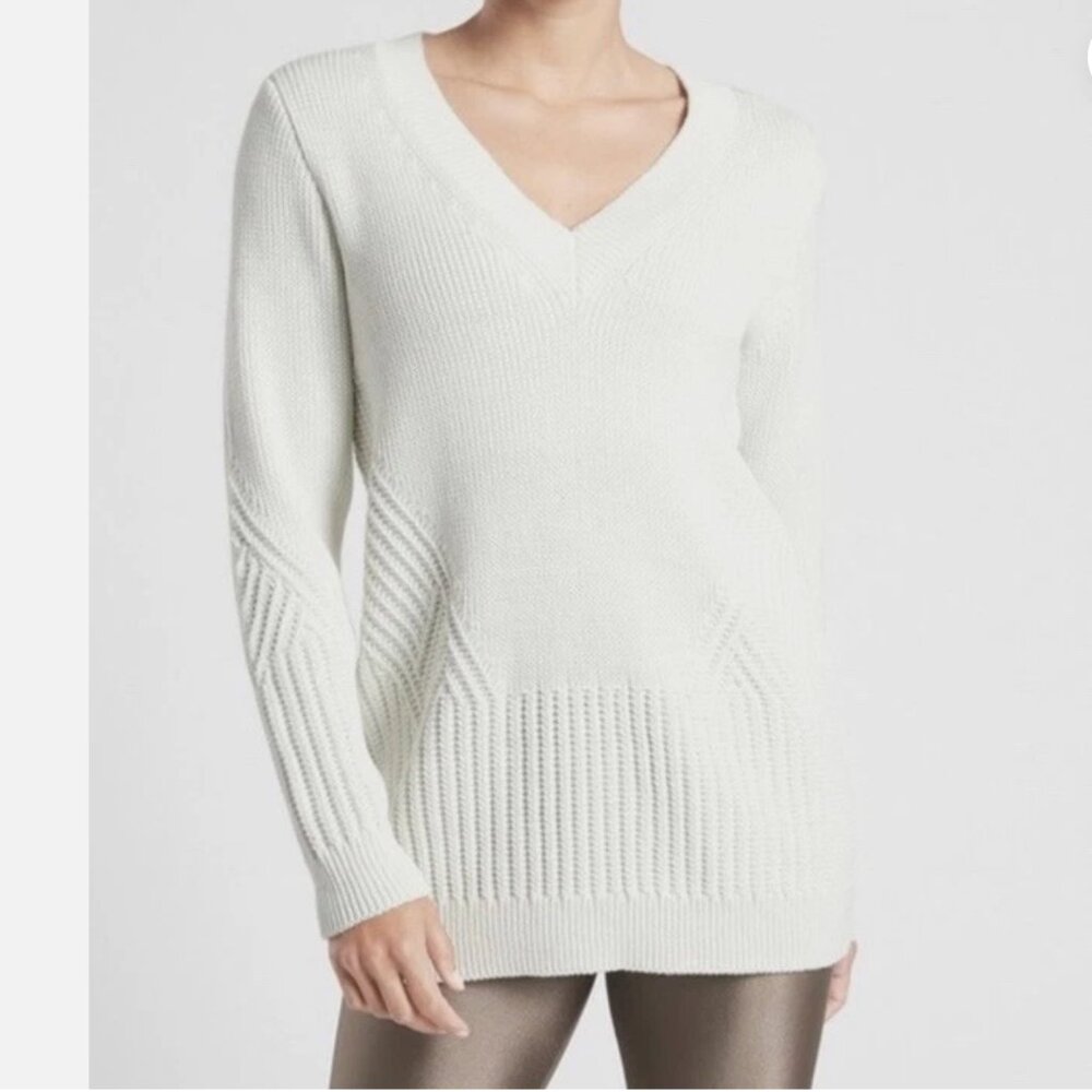 ATHLETA Teton V-Neck Sweater in Dove White Womens Size Large M